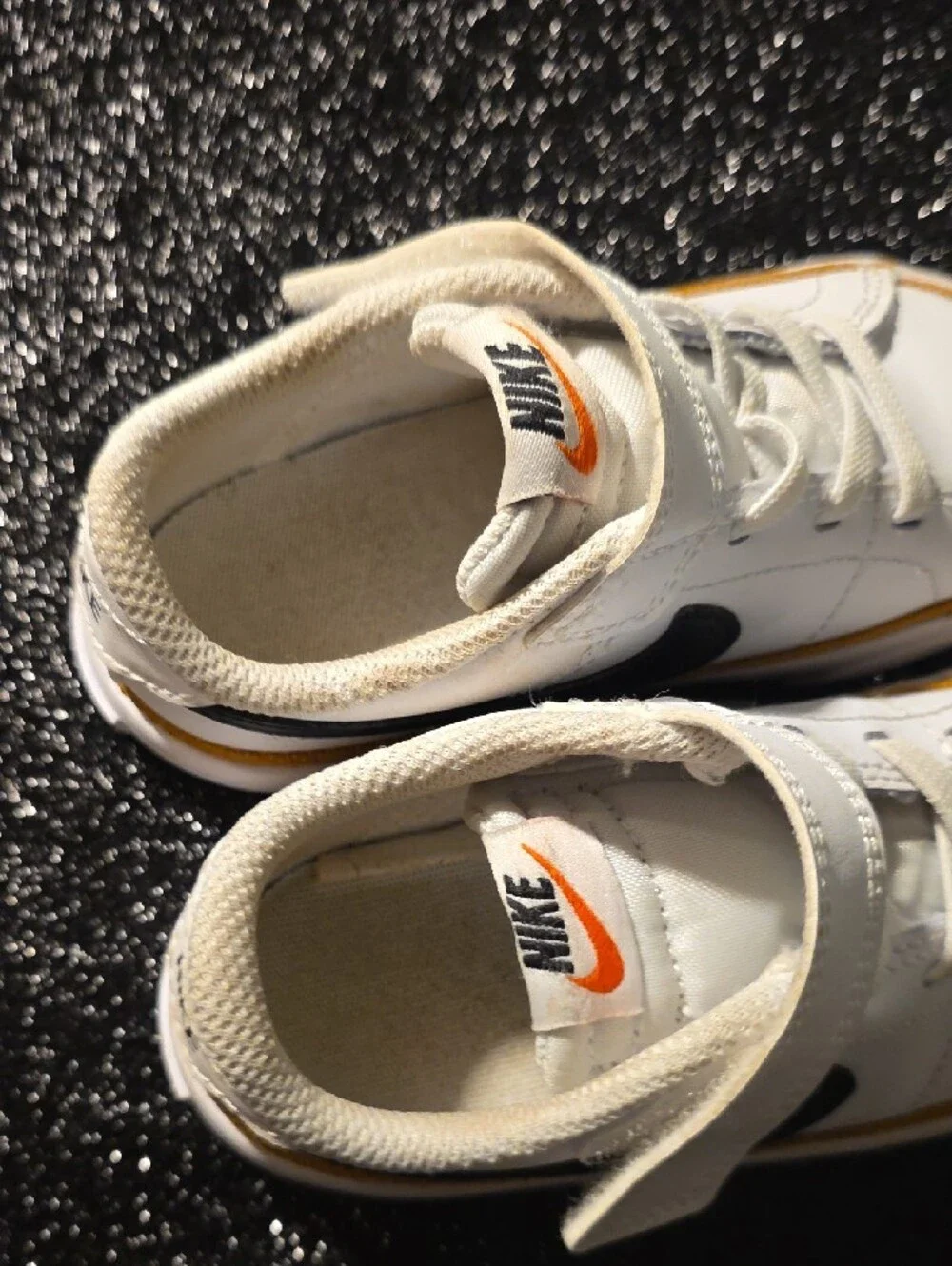 Nike classic low